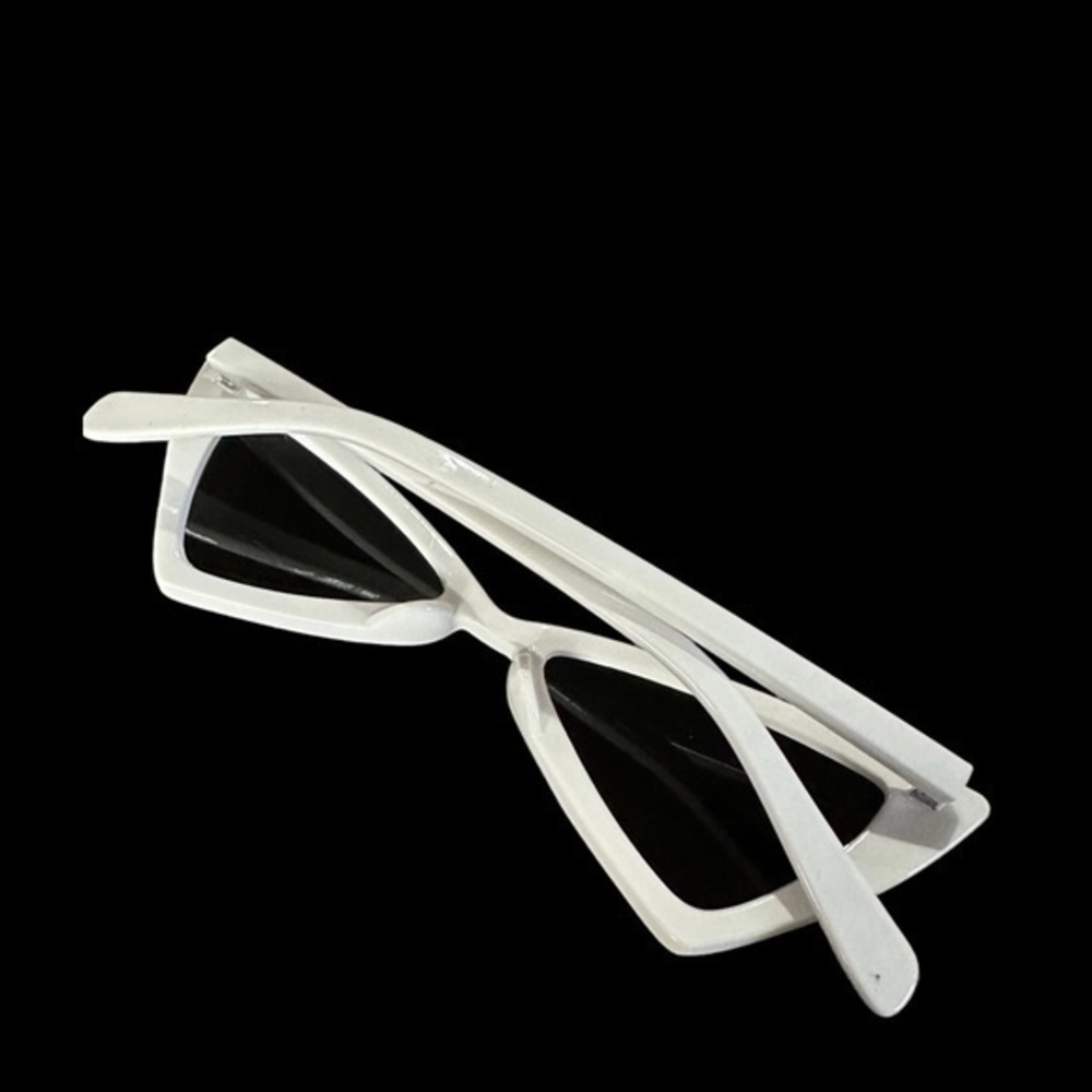 Petals & Peacocks Y2K Retro White Triangle Sunglasses - Picture 5 of 7